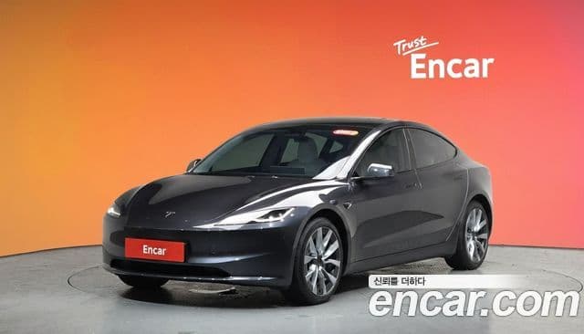 Tesla модель 3, 2024 1