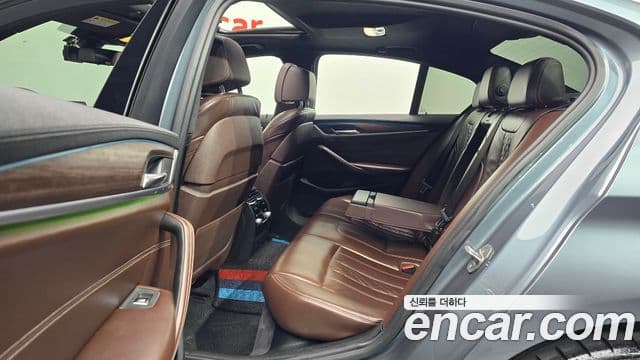 BMW 5시리즈 (G30) 520d M Sport Plus, 2017 12