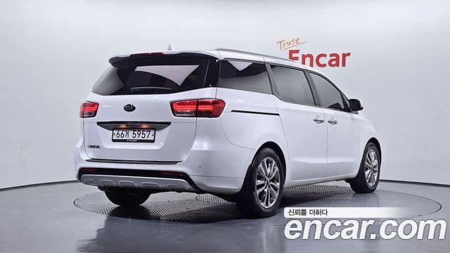 Kia All New Carnival Prestige, 2015 2