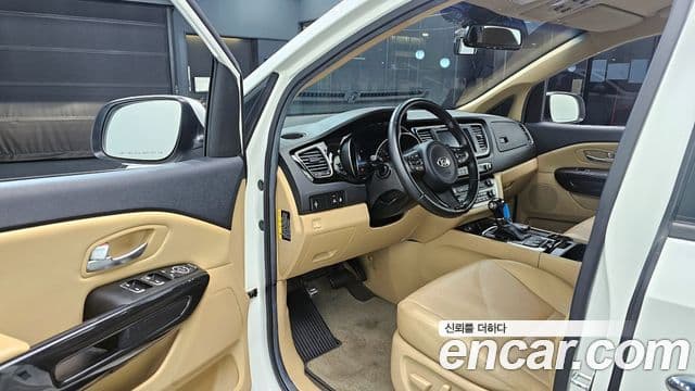 Kia All New Carnival Prestige, 2015 11