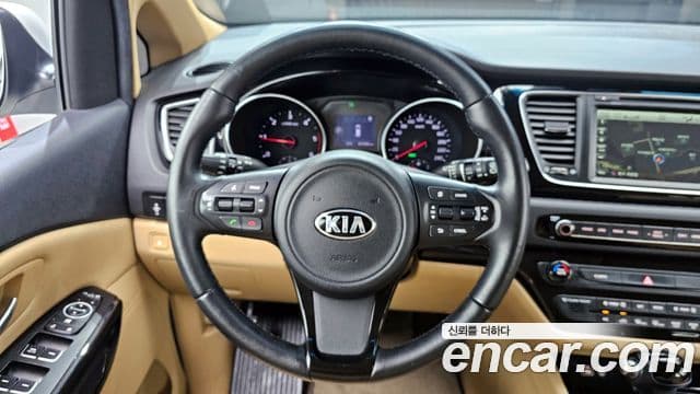 Kia All New Carnival Prestige, 2015 13