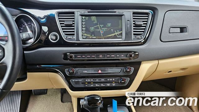 Kia All New Carnival Prestige, 2015 14