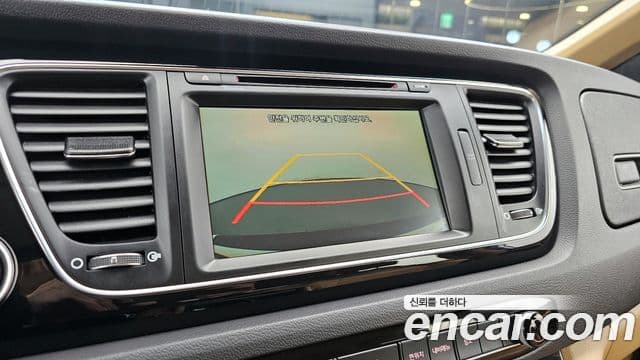 Kia All New Carnival Prestige, 2015 15