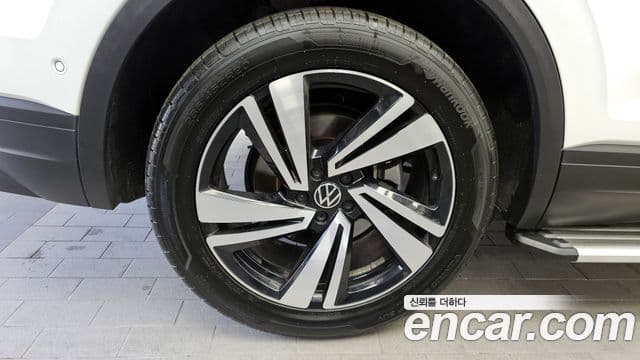 Volkswagen Touareg 3세대 Premium, 2023 все фото