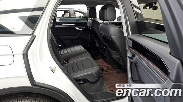 Volkswagen Touareg 3세대 Premium, 2023 12