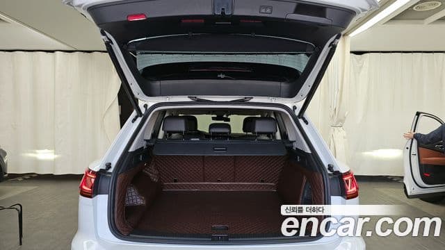 Volkswagen Touareg 3세대 Premium, 2023 20