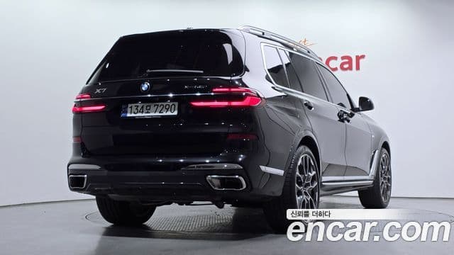 BMW X7 (G07) xDrive 40i M Sport 6인승, 2025 2