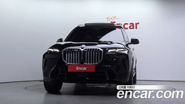 BMW X7 (G07) xDrive 40i M Sport 6인승, 2025 3