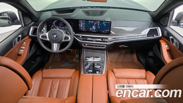 BMW X7 (G07) xDrive 40i M Sport 6인승, 2025 7