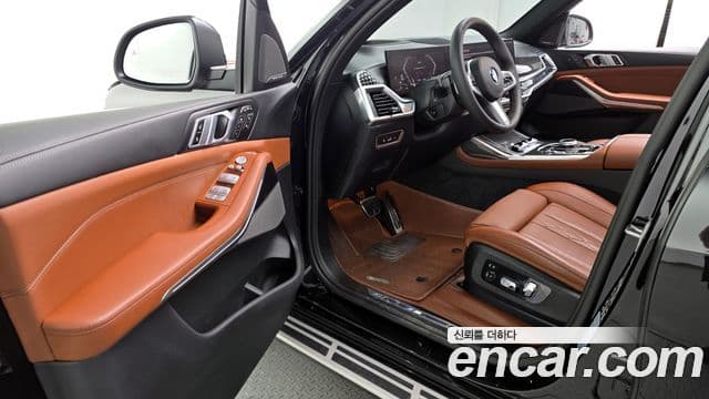 BMW X7 (G07) xDrive 40i M Sport 6인승, 2025 11