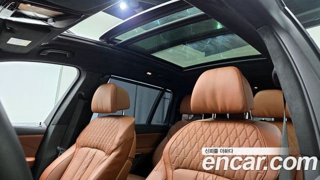 BMW X7 (G07) xDrive 40i M Sport 6인승, 2025 19