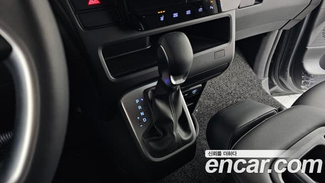 Hyundai Staria Modern, 2025 9