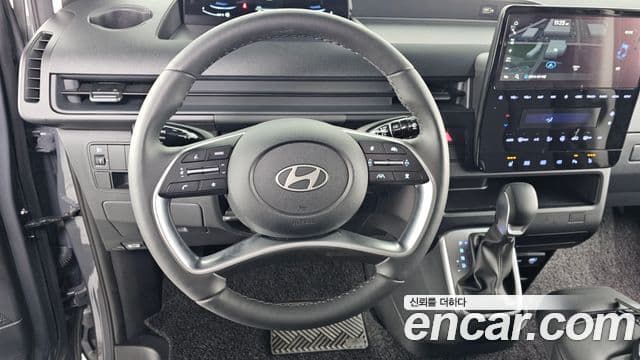 Hyundai Staria Modern, 2025 12