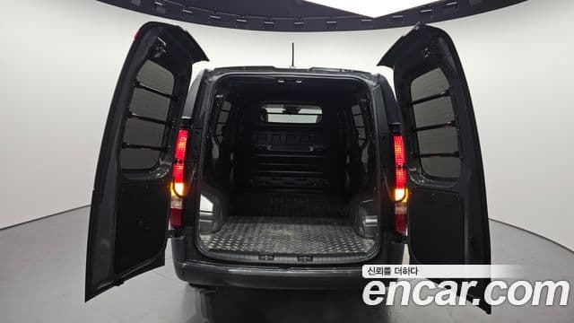 Hyundai Staria Modern, 2025 20