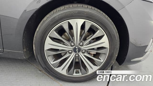 Kia K8 гибрид Noblesse, 2022 все фото