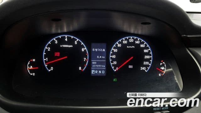 Hyundai Grandeur New Luxury LPI Q270 для людей с инвалидностью, 2010 8