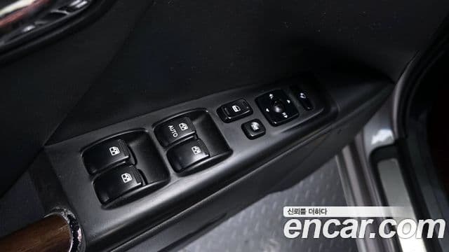 Hyundai Grandeur New Luxury LPI Q270 для людей с инвалидностью, 2010 15