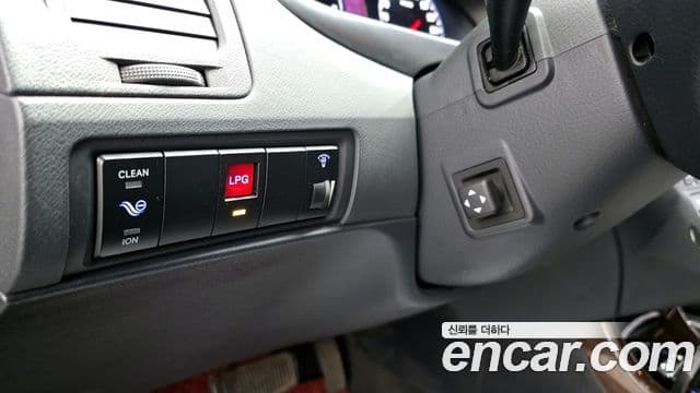 Hyundai Grandeur New Luxury LPI Q270 для людей с инвалидностью, 2010 20