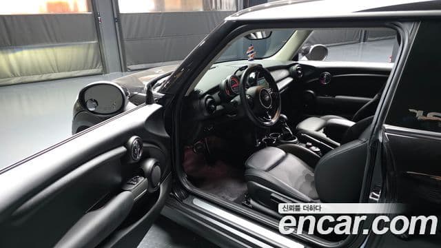 Mini Cooper 3세대, 2018 10