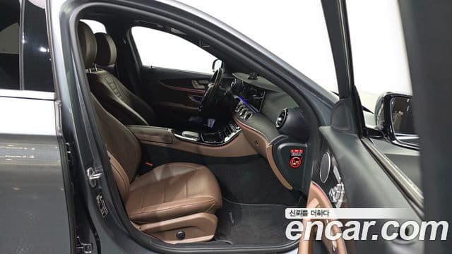 Mercedes-Benz E-класс W213 Avantgarde, 2022 11