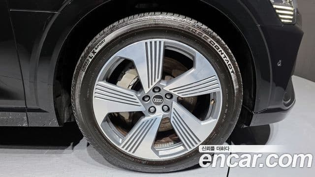 Audi e-Tron 55 Quattro Sportback, 2022 все фото