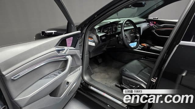 Audi e-Tron 55 Quattro Sportback, 2022 10