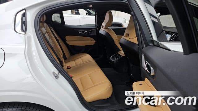 Volvo S60 3세대 B5 Inscription, 2021 12