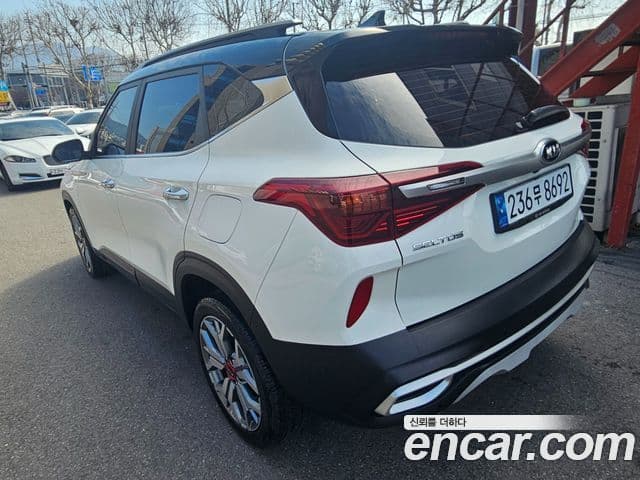 Kia Seltos Signature, 2022 все фото