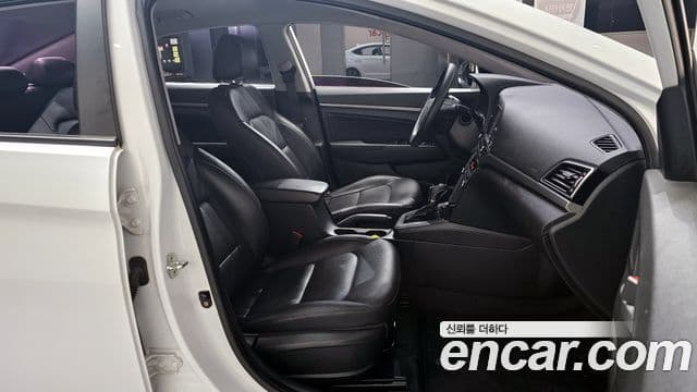 Hyundai Avante AD 1.6 GDI Value Plus, 2017 10