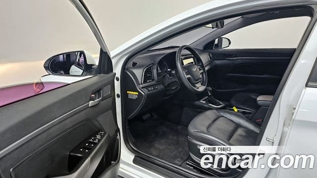 Hyundai Avante AD 1.6 GDI Value Plus, 2017 11