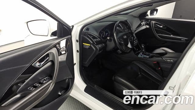 Hyundai Grandeur HG Modern, 2015 11