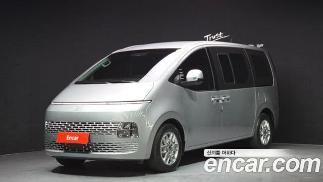 Hyundai Staria Modern, 2025 1