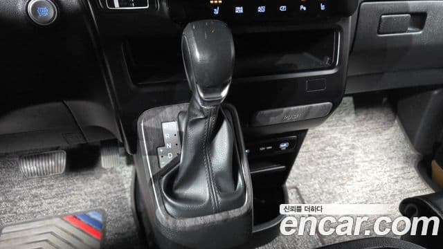 Hyundai Staria Modern, 2025 9