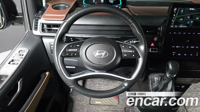 Hyundai Staria Modern, 2025 12