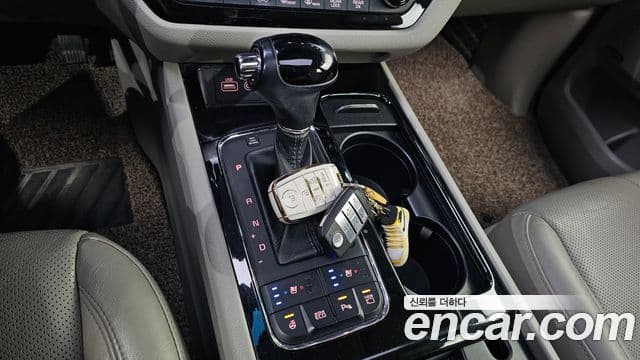 Kia All New Carnival Noblesse, 2016 9