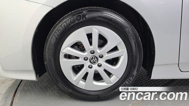 Toyota 프리우스 4세대 1.8 E, 2018 все фото