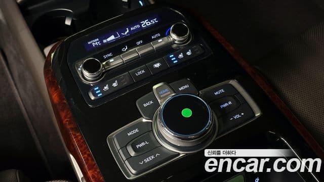 Genesis EQ900 Prestige, 2016 20