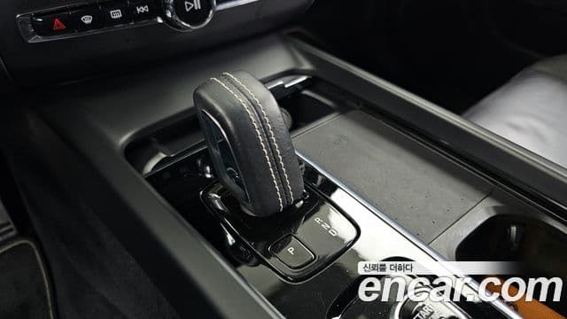 Volvo XC60 2세대 T8 R-Design, 2021 9