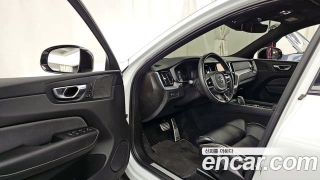 Volvo XC60 2세대 T8 R-Design, 2021 10