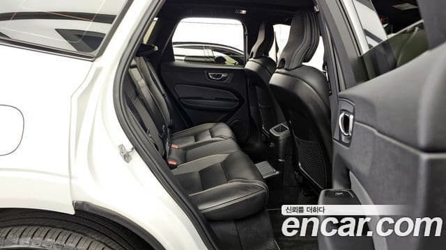 Volvo XC60 2세대 T8 R-Design, 2021 12
