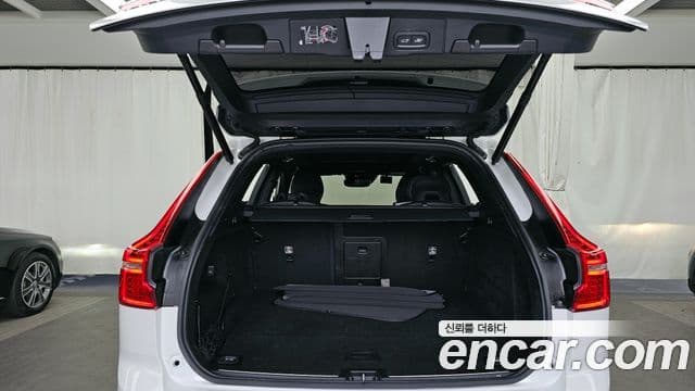 Volvo XC60 2세대 T8 R-Design, 2021 20