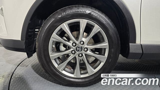 Toyota RAV4 4세대, 2017 все фото