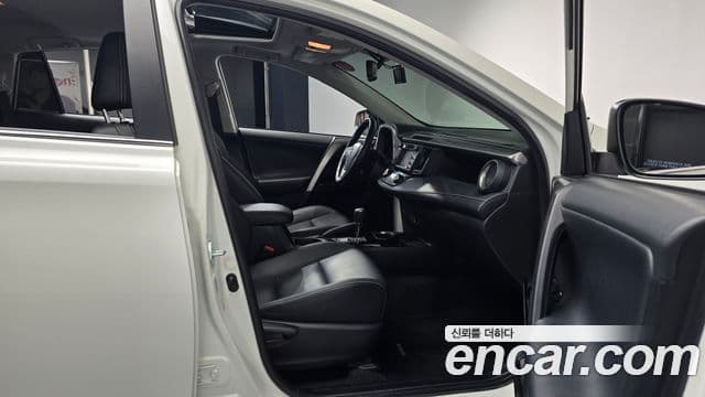 Toyota RAV4 4세대, 2017 11