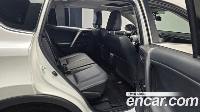 Toyota RAV4 4세대, 2017 12