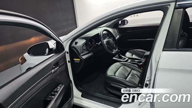 Hyundai Avante AD 1.6 GDI Value Plus, 2018 11