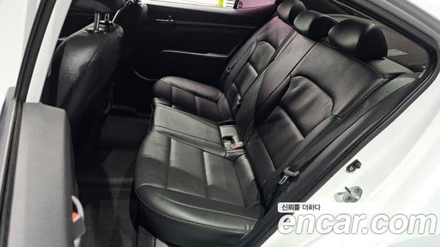 Hyundai Avante AD 1.6 GDI Value Plus, 2018 12