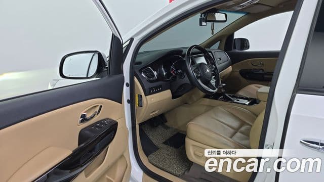 Kia The / новый New Carnival Special, 2019 10