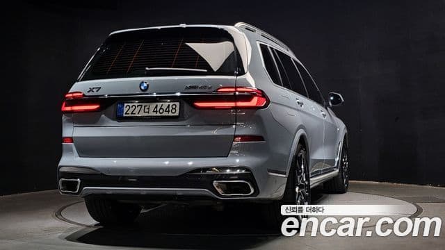 BMW X7 (G07) xDrive 40d M Sport 6인승, 2025 4