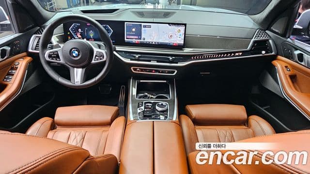 BMW X7 (G07) xDrive 40d M Sport 6인승, 2025 7