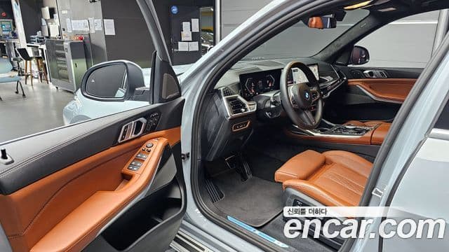 BMW X7 (G07) xDrive 40d M Sport 6인승, 2025 10